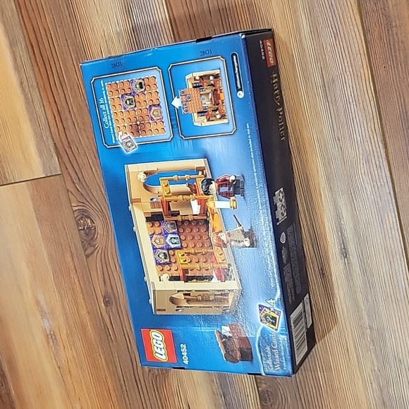 New Lego 40452 Hogwarts Gyriffindor Dorms exclusive release Ron Weasley mini fig - Picture 4 of 4